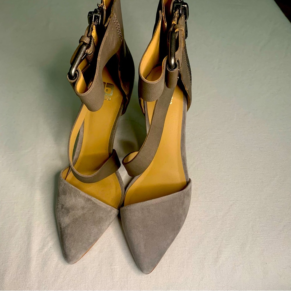 Joe’s Jeans “Ali” Gray Ankle Strap Pointed Suede/Leather Pumps Size 7M